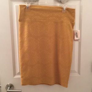 LuLaRoe Cassie- Mustard yellow with design